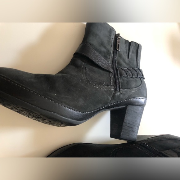 Clarks ActiveAir Leather Boots - Picture 5 of 9